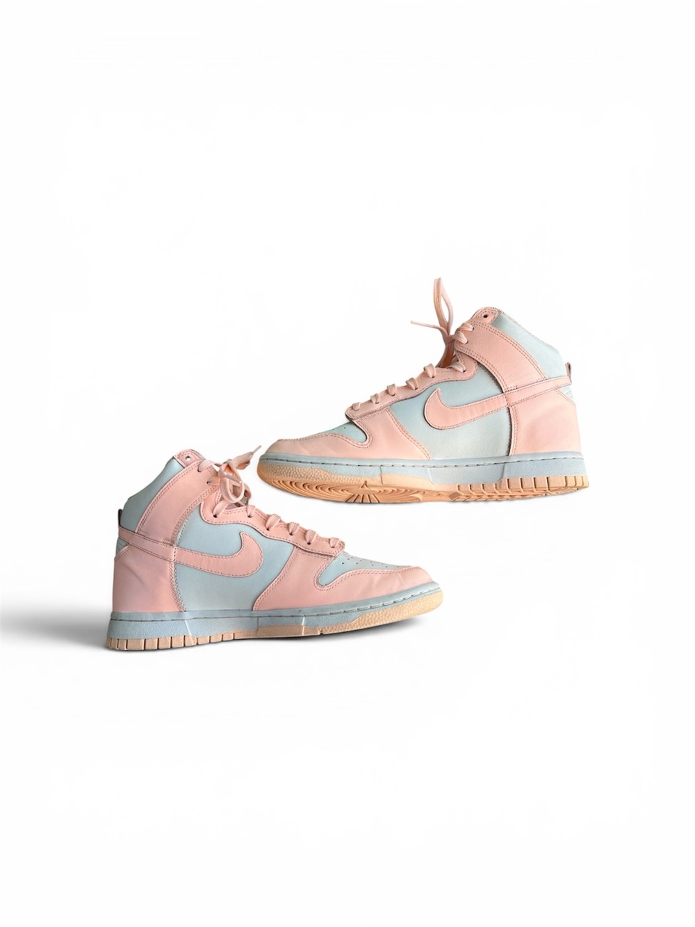 Women’s Nike dunk high crimson tint size 9.5 - Picture 2 of 10